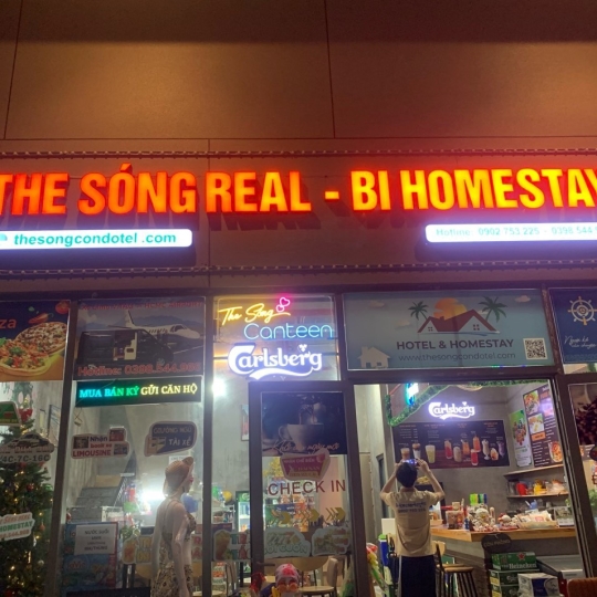 Biển hiệu The Sóng Real - Bi Homestay Vũng Tàu